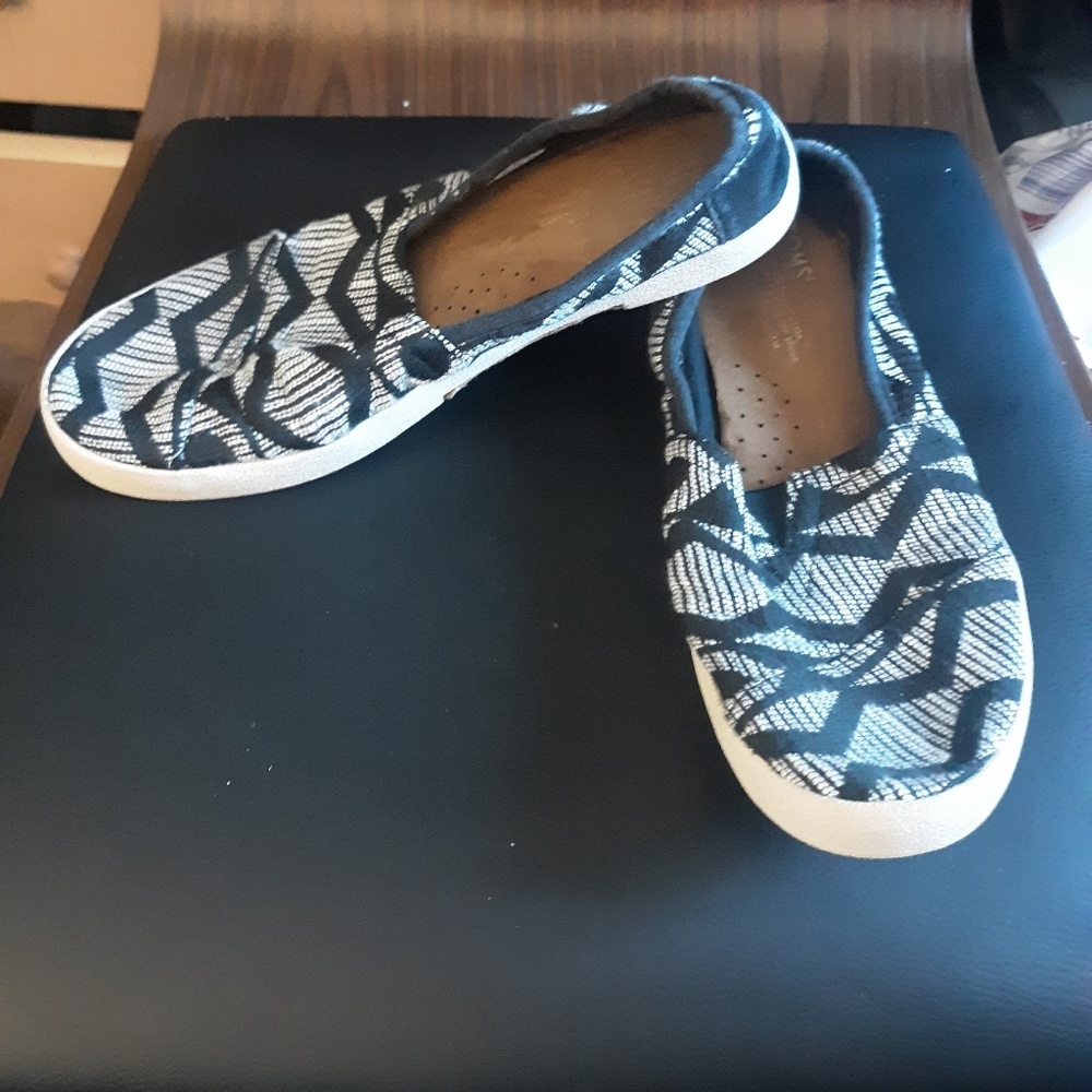 Tom's Black and White Slip ons